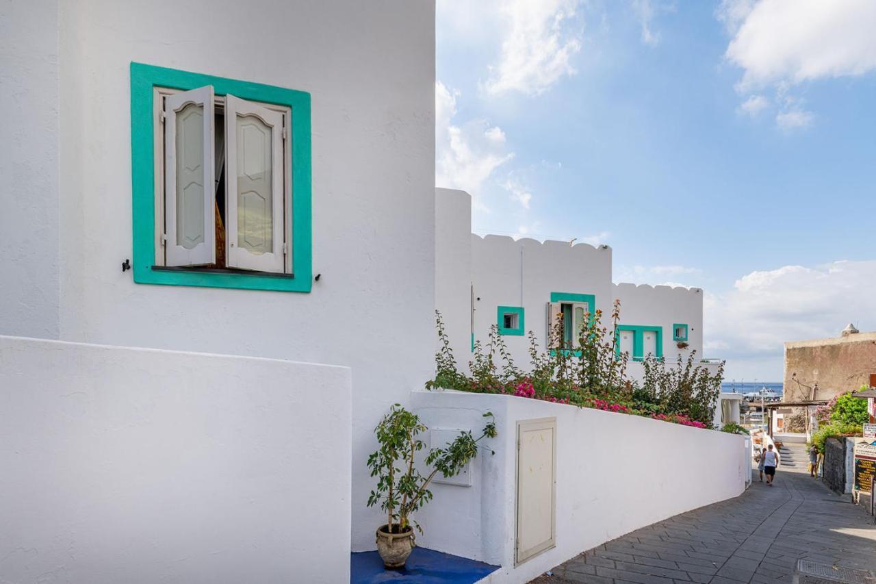 Stromboli Central Family Apartment - 3 Double Rooms Exterior photo
