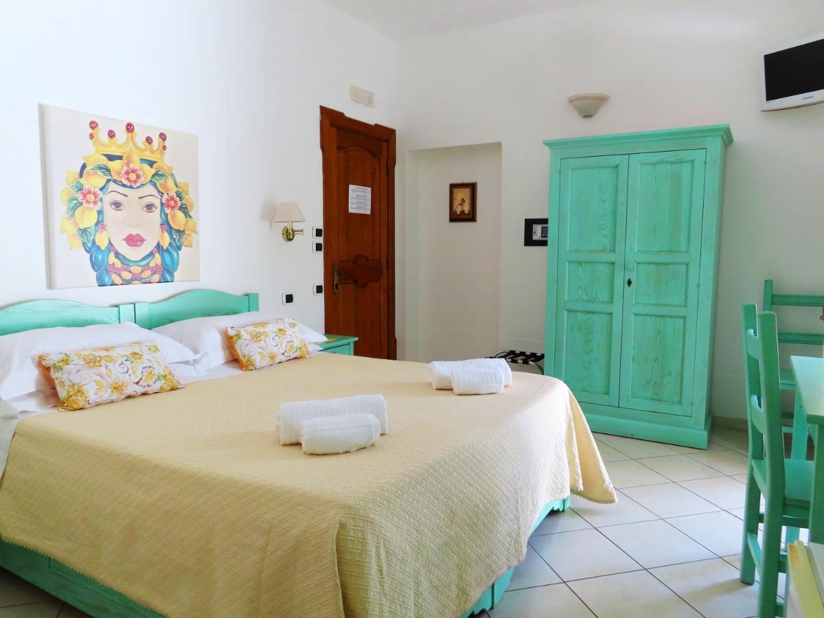 Stromboli Central Family Apartment - 3 Double Rooms Exterior photo