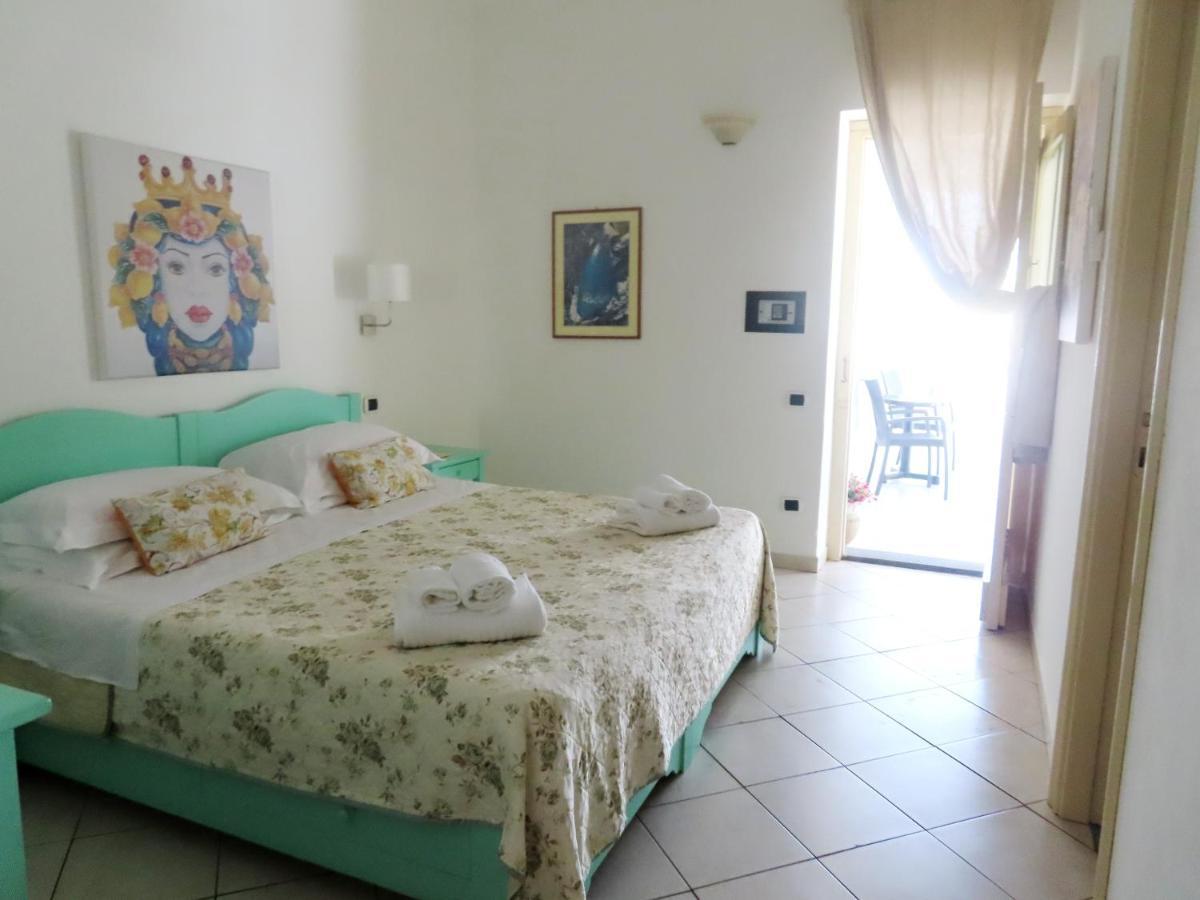 Stromboli Central Family Apartment - 3 Double Rooms Exterior photo