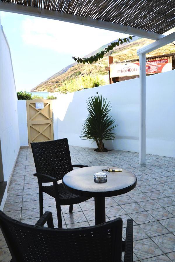 Stromboli Central Family Apartment - 3 Double Rooms Exterior photo